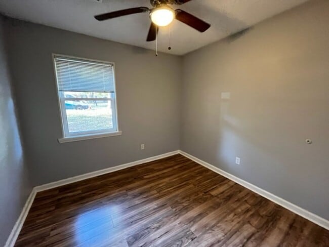 Building Photo - Renovated 3 Bedroom 1.5 Bath Home for Rent!