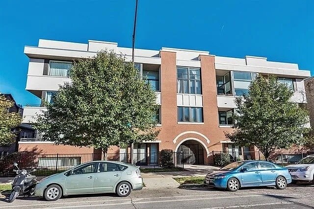 Building Photo - 2065 N Kedzie Ave