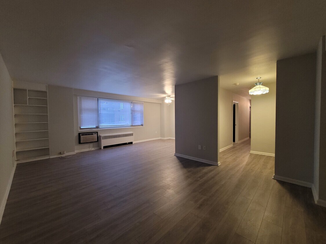 Foto principal - 11820 Edgewater Dr