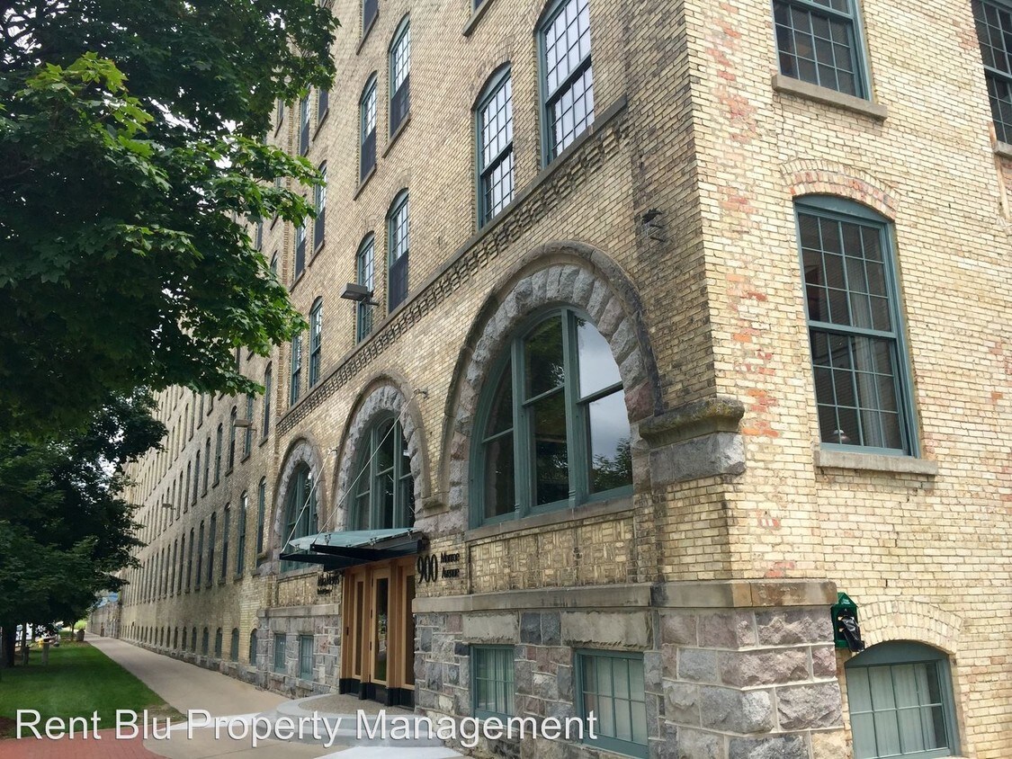 940 Monroe Ave NW, Grand Rapids, MI 49503 Condo for Rent in Grand