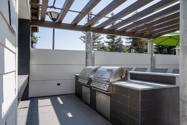 Building Photo - 489 Woodcreek Terrace