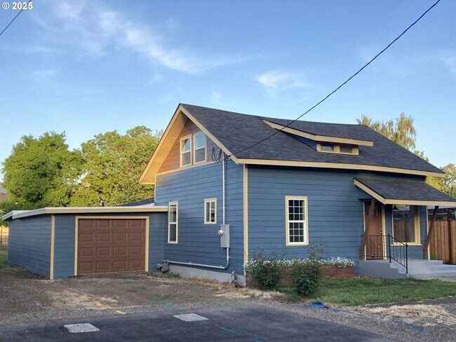 Building Photo - Great Home!