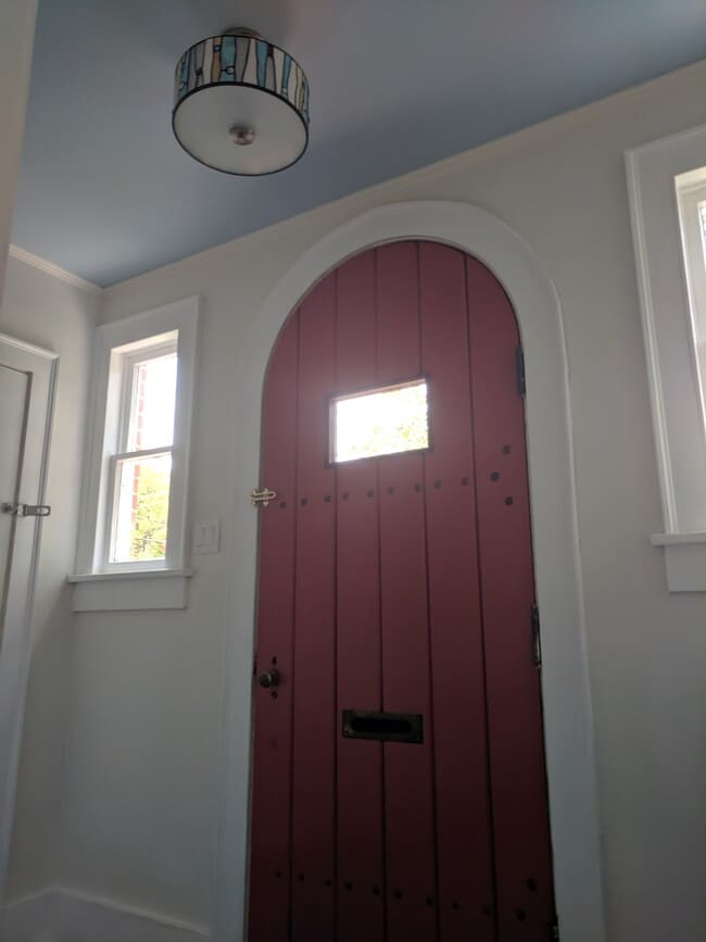 Building Photo - 245 E Hamilton Ave