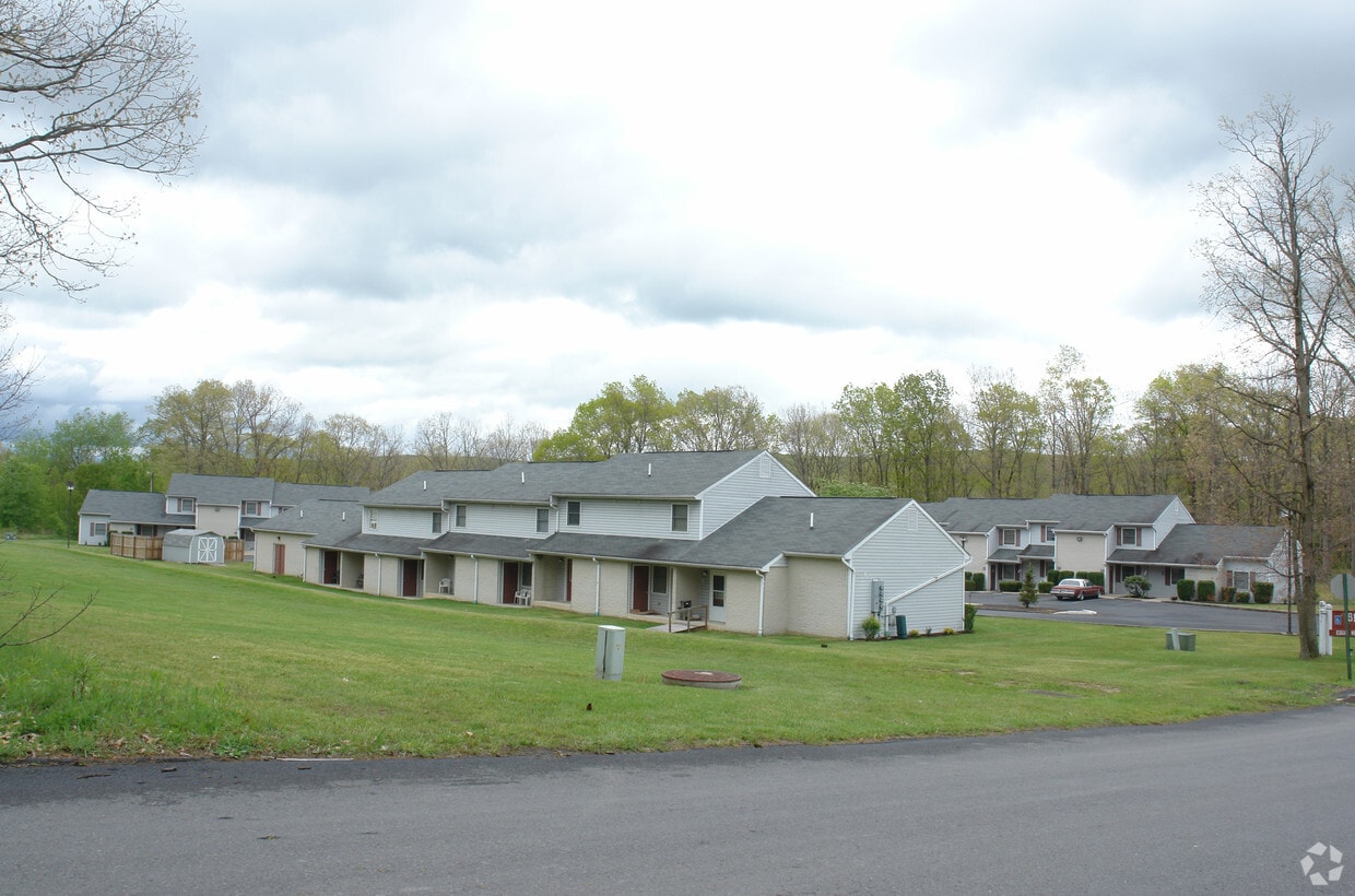 Brushwood Apartments in Mount Carmel, PA