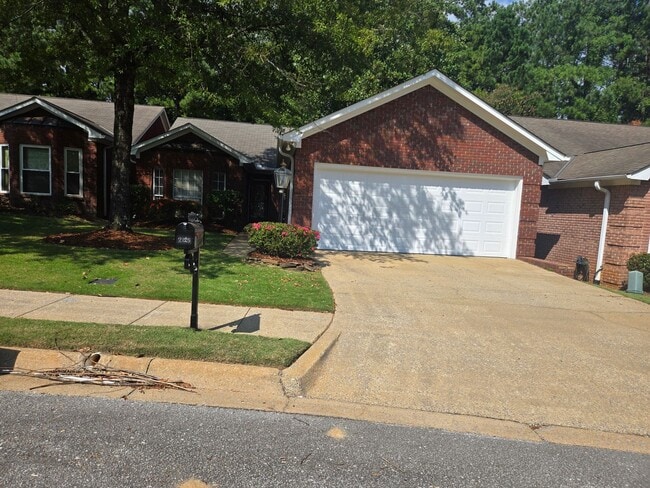 Building Photo - Charming Home in Fox Ridge Subdivision – V...