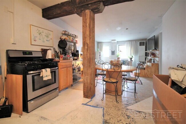 Foto del edificio - Spacious 2 Bed LOFT in Williamsburg!