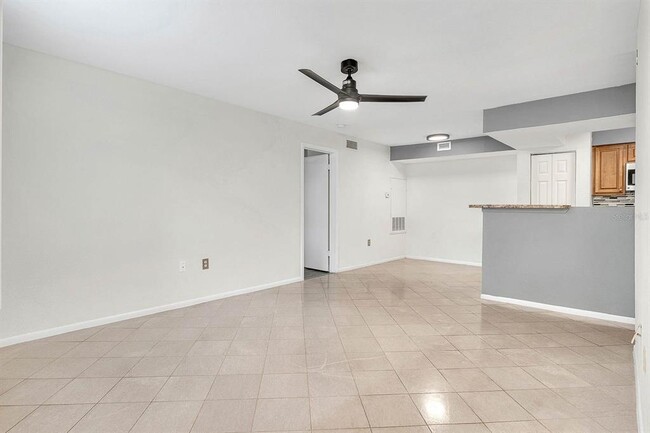 Building Photo - 3032 Parkway Blvd