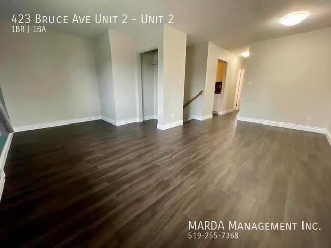 Building Photo - SPACIOUS & UPDATED 1 BED/1BATH APARTMENT! ...