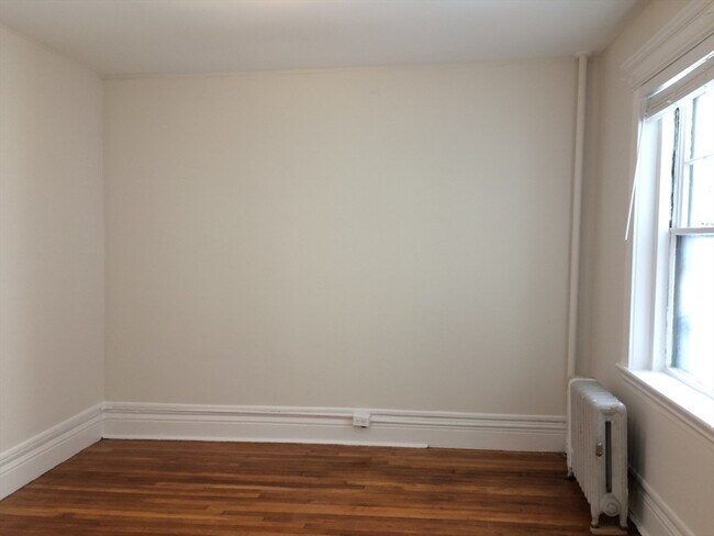 Building Photo - 1111 Boylston St