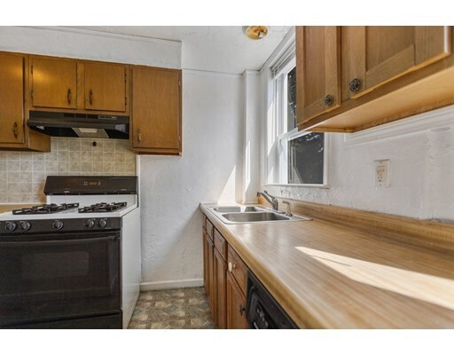 Foto del edificio - 28 Longwood Ave