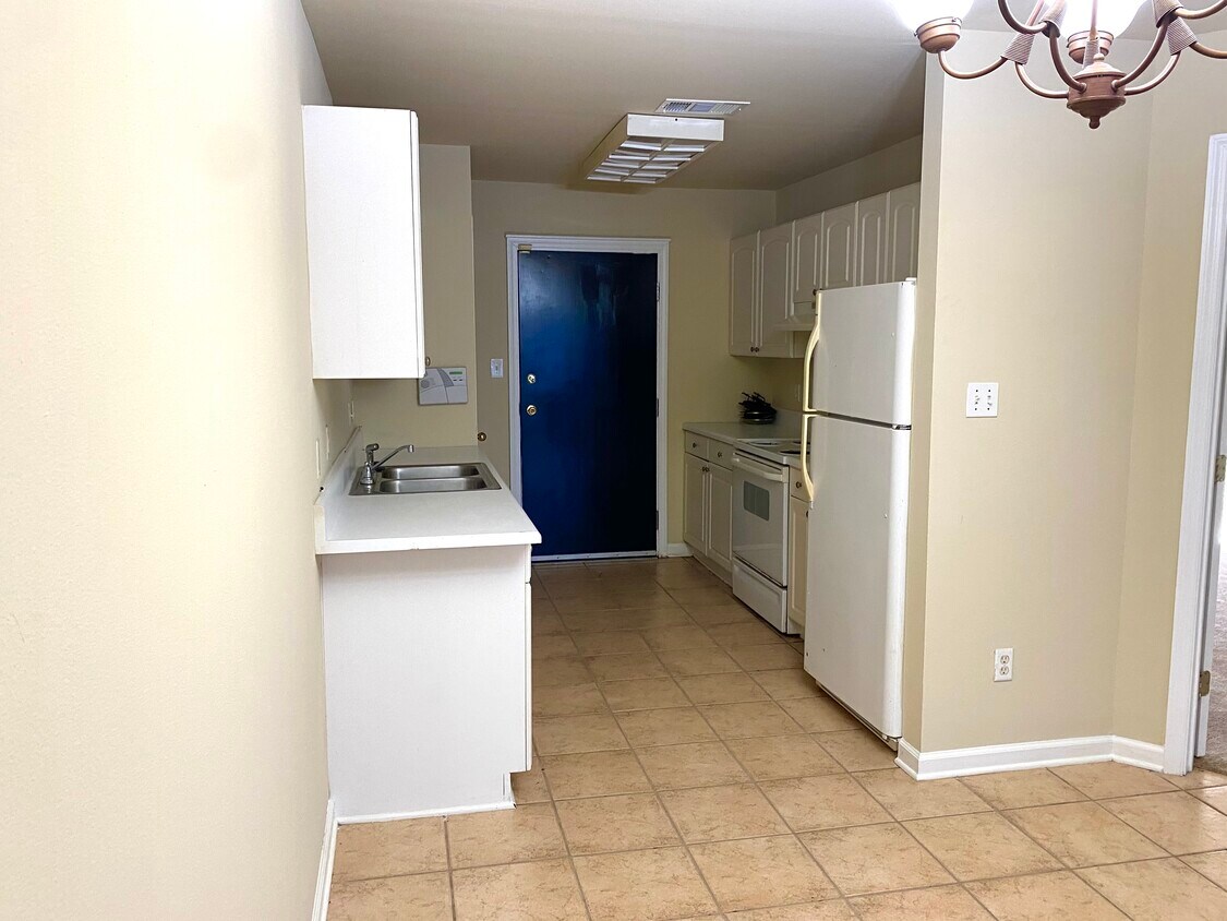 Foto del edificio - 859 W Brevard St