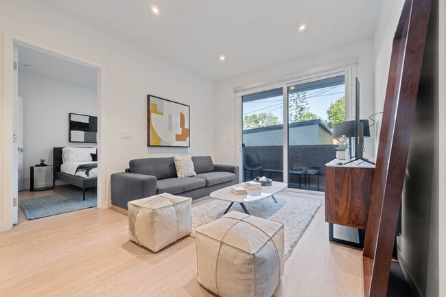 Building Photo - 5851 W 88th St