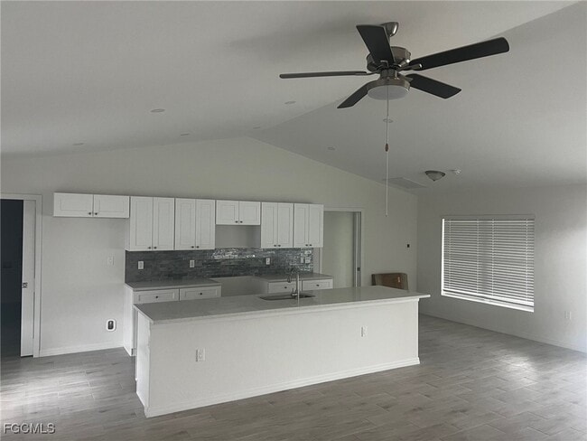 Foto del edificio - 1049 NE 44th St