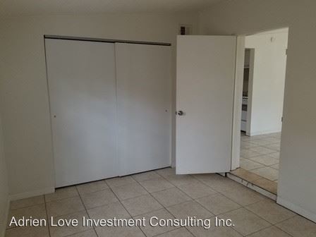 Foto del edificio - 4215 Lake Lawne Ave