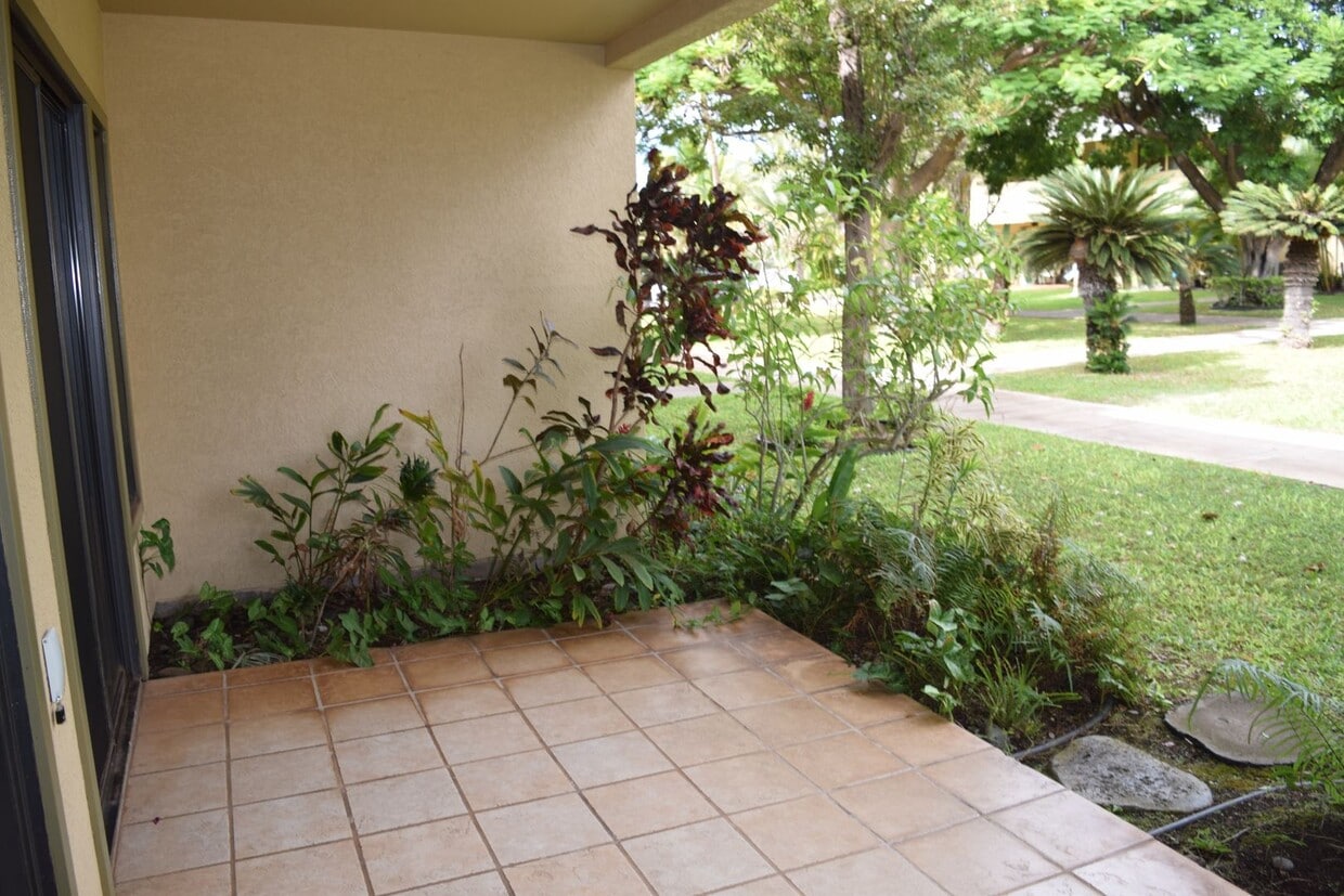 Primary Photo - Maui Gardens ground floor unfurnished 2 bedroom 1.5 bath with pool and tennis court
