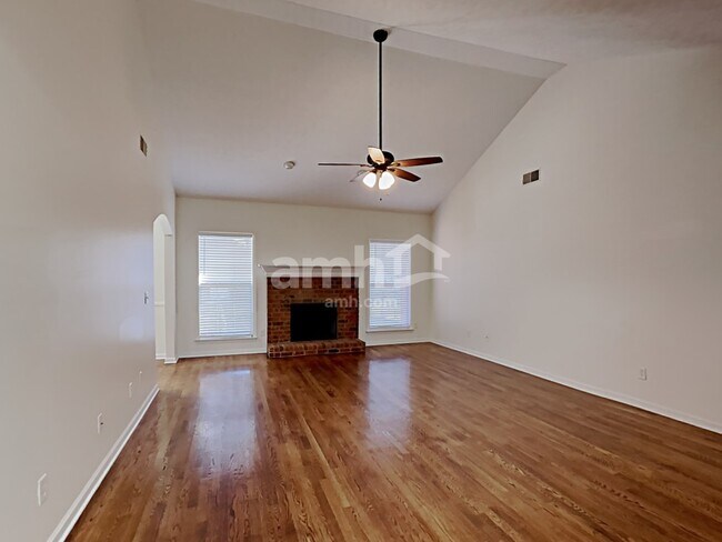 Building Photo - 399 Meigs Drive