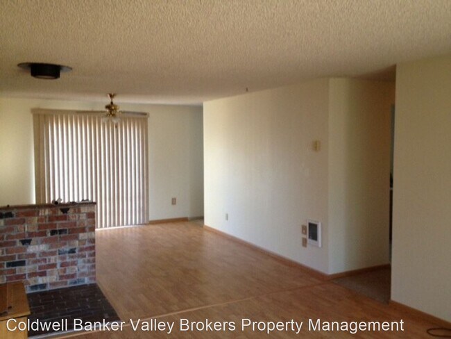 Building Photo - 3 br, 2 bath House - 630 NW Oak Avenue