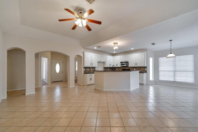 Building Photo - 9067 San Saba Way