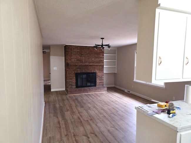 Building Photo - 3 Bed 1.5 Bath Rental Home Mount Airy