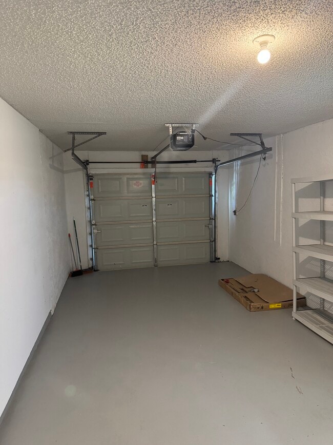 Garage - 13322 Via Vulcanus
