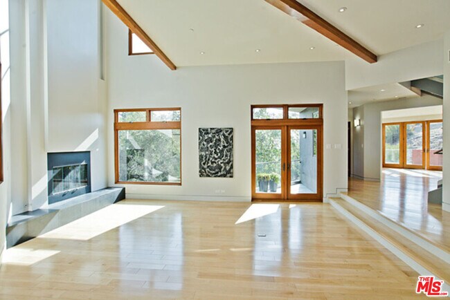 Building Photo - 6050 Mulholland Hwy