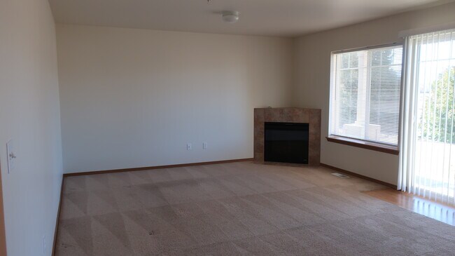 Foto del edificio - 60 Beacon Dr