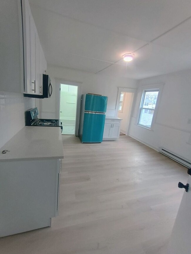 Building Photo - 152 Turner Ave