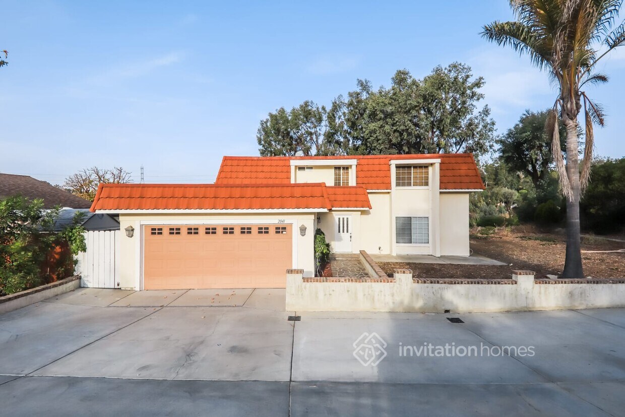Primary Photo - 2041 Valley Rd