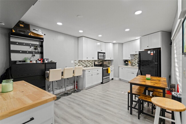 Foto del edificio - 22940 Oxford Pl