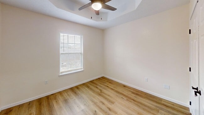 Building Photo - 2207 Boxwood Cir