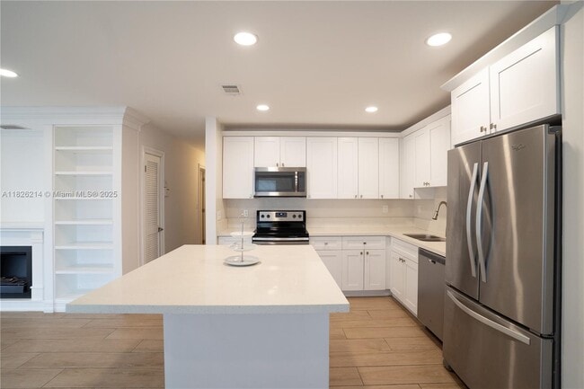 Building Photo - 2320 SW 89th Ct