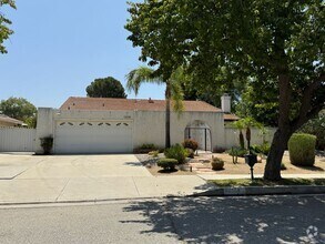 Building Photo - BEAUTIFULLY Updated Home with Pool+ Modern...