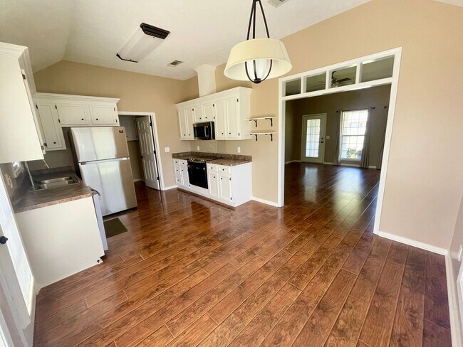 Foto del edificio - 3/2 For Rent in Brandon 047!