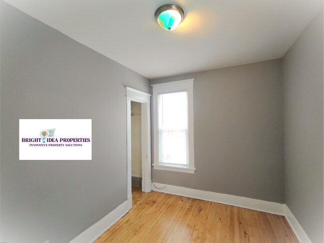 Foto del edificio - 417 N Roy St