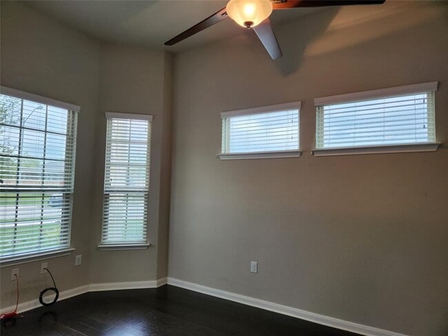 Building Photo - 132 Briar Park Dr