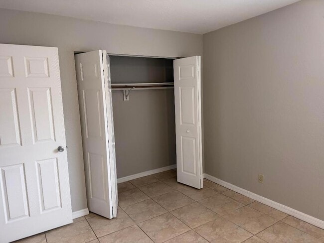 Building Photo - 125 SE Millwood Terrace