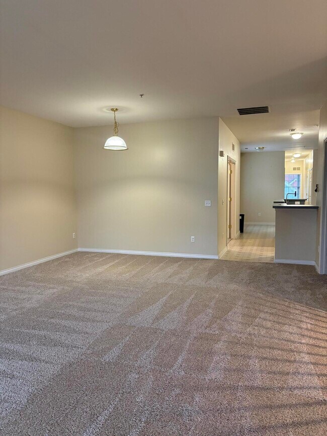 Building Photo - 534 Constitution St