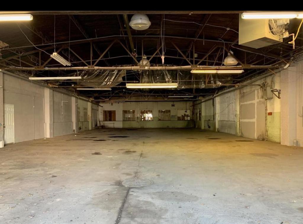 Building Photo - 851 W Laketon Ave