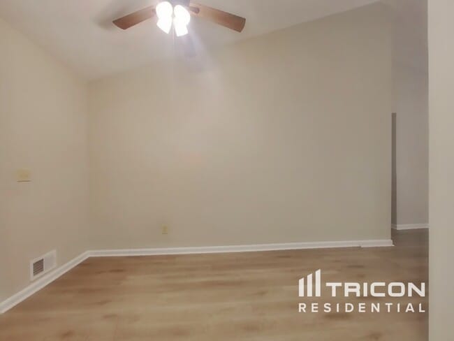 Building Photo - 4672 Emerald Willow Dr