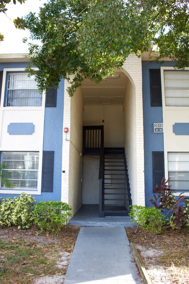 2516 N Alafaya Trail, Orlando, FL 32826 Townhouse for Rent in Orlando