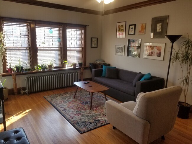 Foto del edificio - 4325 Bryant Ave S