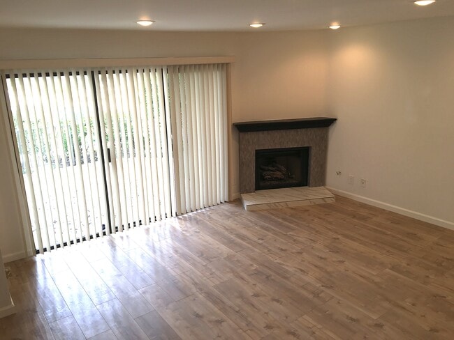 Livingroom - 21500 Califa St