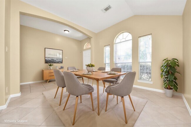 Foto del edificio - 8431 Taraglen Ct
