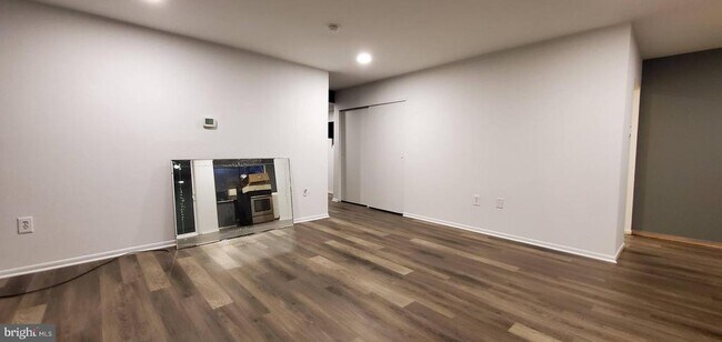 Foto del edificio - 707 Meadowview Ln