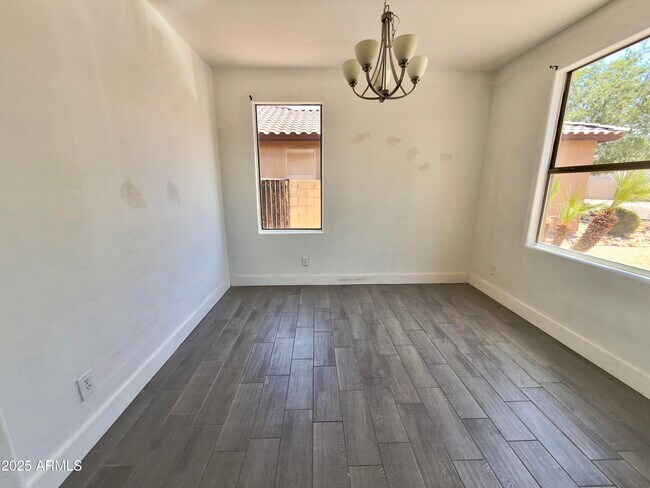 Foto del edificio - 7116 W Sophie Ln