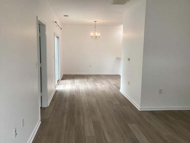 Building Photo - 4328 Farringdon Way
