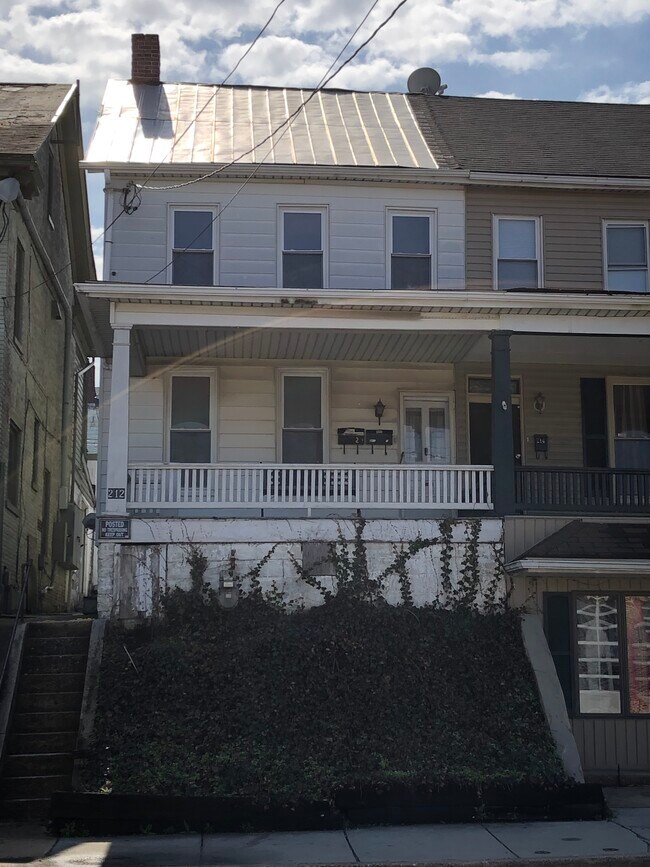 Building Photo - 212 W Broadway