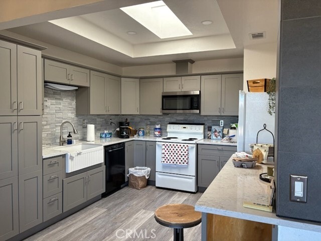 Building Photo - 28375 Paseo Grande Dr