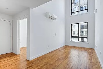 Building Photo - 812 Lexington Ave