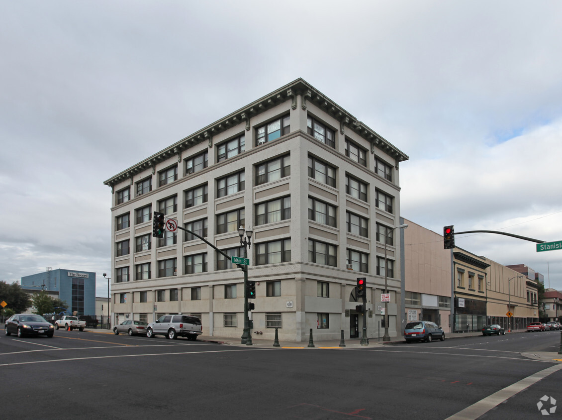 Primary Photo - Almond View Apartments